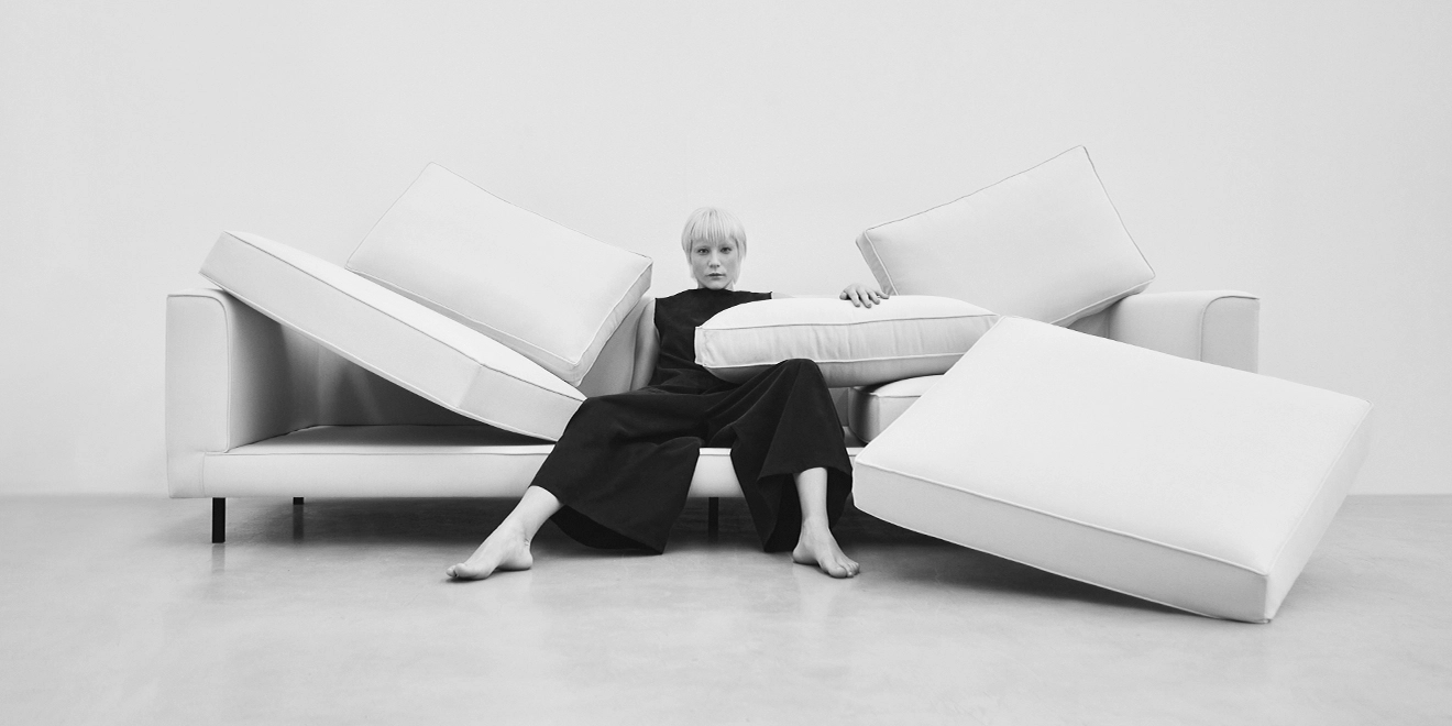 Sofa Davina Zeea 3 lugares de luxo alto padrao design moderno e minimalista